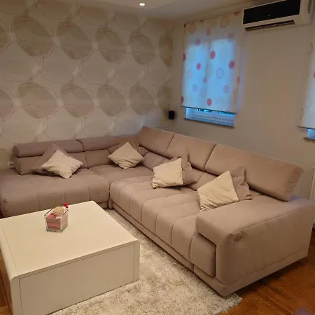 Apartman Mare Nostrum**** *