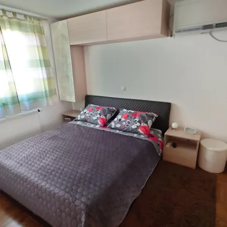 Apartman Mare Nostrum**** Apartment *
